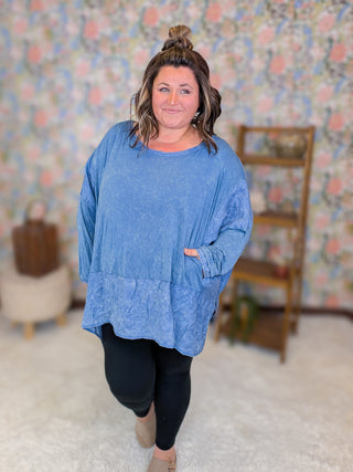 Elizabeth Slouchy Top in Mineral Wash Blue