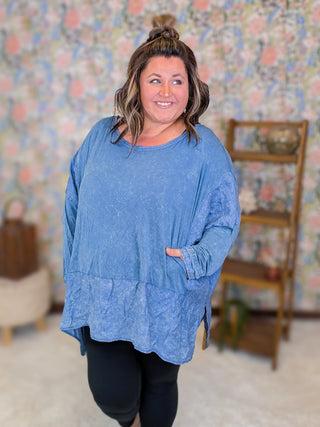 Elizabeth Slouchy Top in Mineral Wash Blue