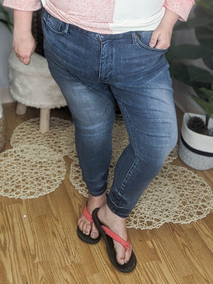 Judy Blue Tummy Control Contrast Wash Skinny