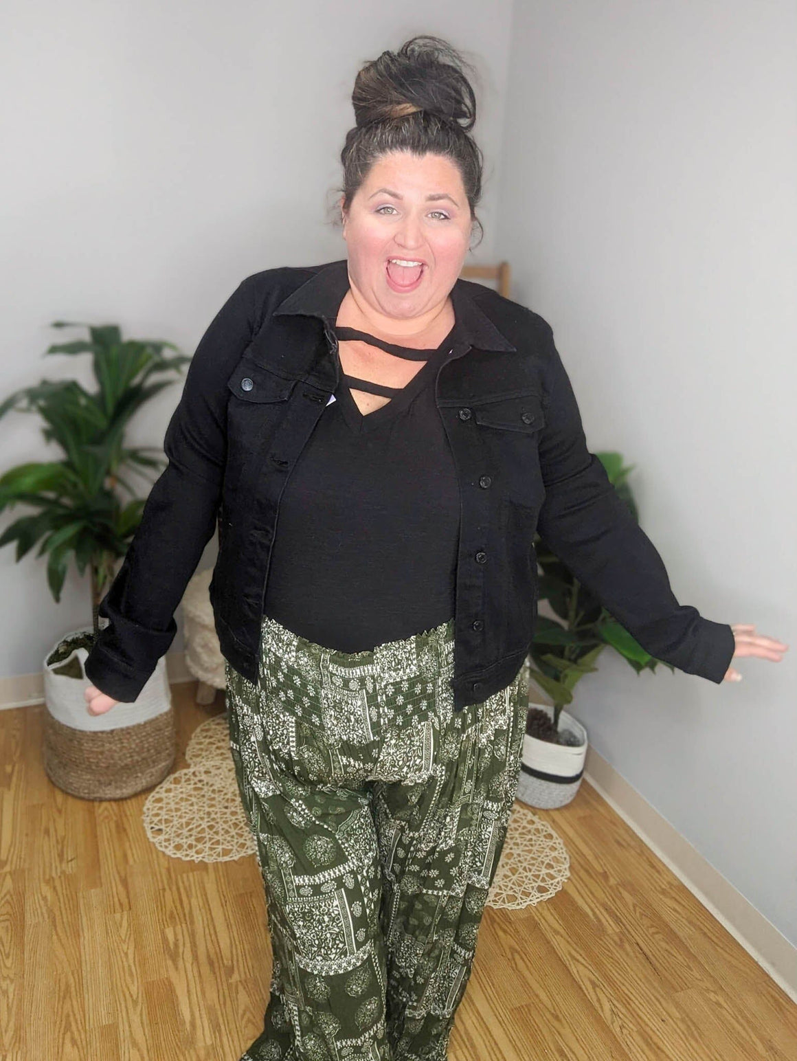 BLACK STRETCH DISTRESSED DENIM JACKET jackets enjean 