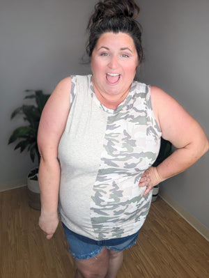 Camo Contrast Split View Tank Top