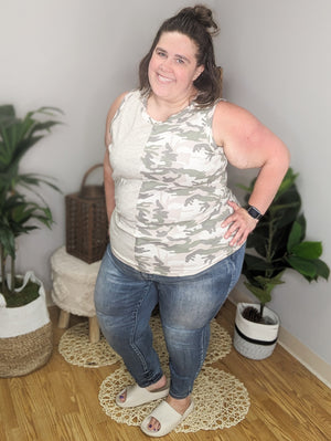 Camo Contrast Split View Tank Top