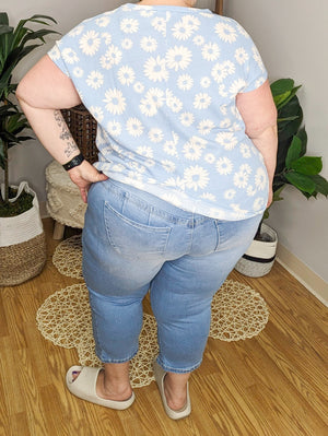 SALE- Daisy Delight Vneck Tee