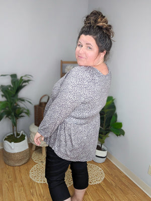 SALE- Liann 3 Button High Rise Capri (3 washes)