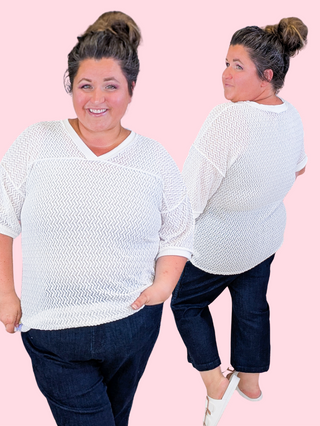 Payton Textured Knit Vneck Top in Ivory