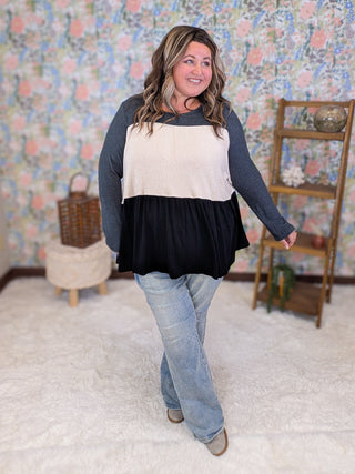 Donna Colorblock Flowy Tiered Top in Neutrals