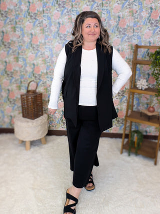 Jillian Pull On Wide Crop Trouser in Black