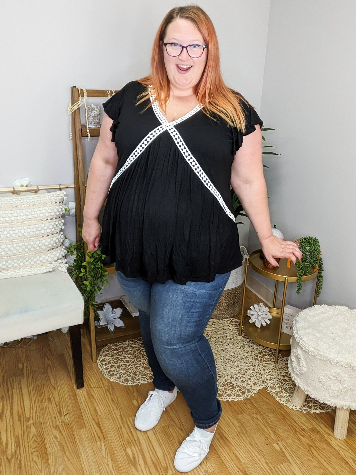 Solid Short Sleeve Top w/Crochet X SHORT SLEEVE TOPS voll 