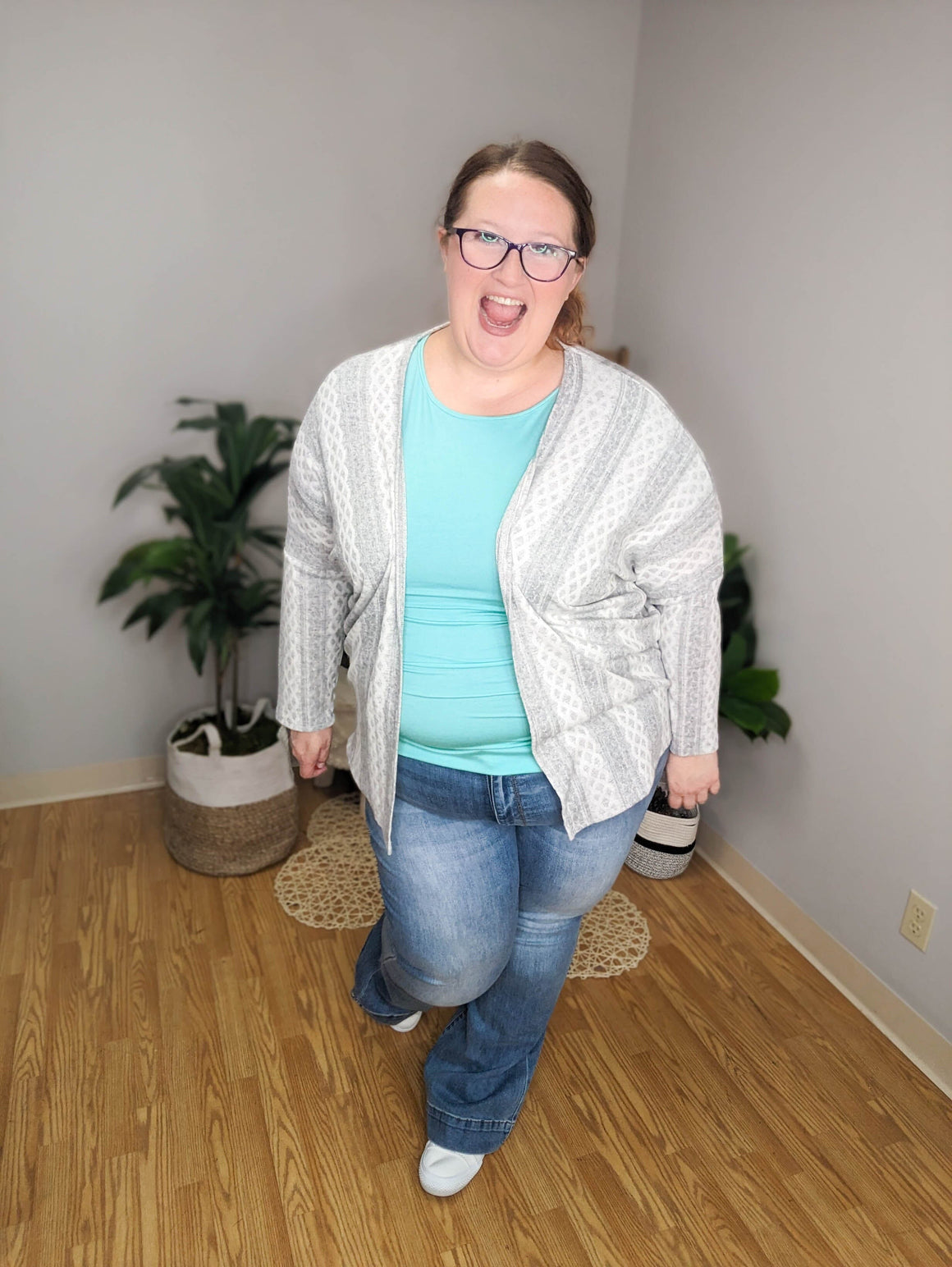 Lightweight Cable Knit Cardigan (2 colors) CARDIGAN BE STAGE 
